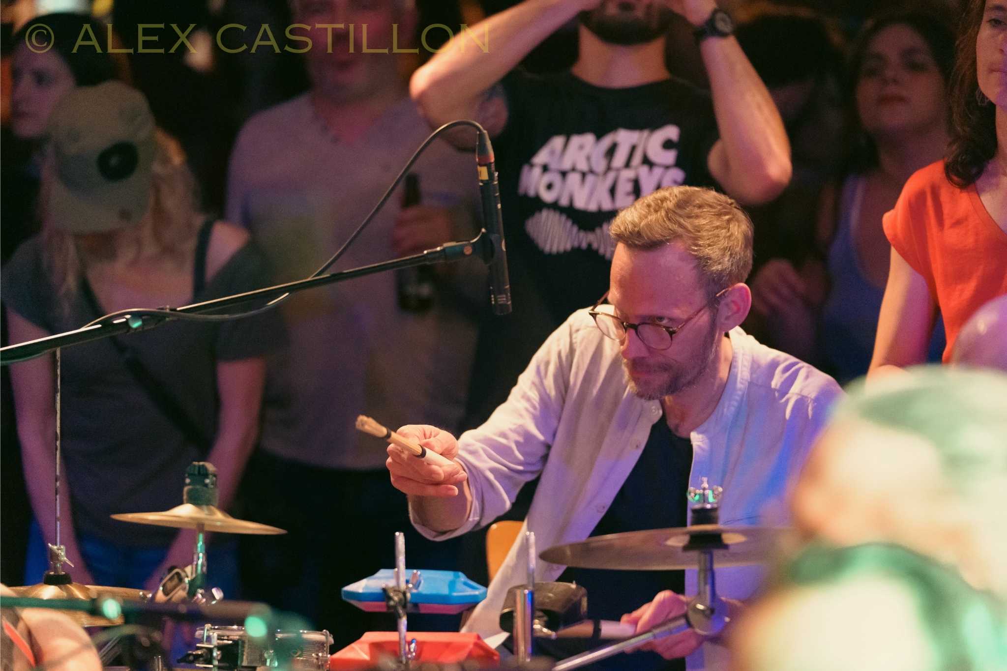 Roda de la Guill - Samba sous le zinc au Toi Toi Groupe de musique brésilienne, samba, roda de samba, Lyon, Rhône Alpes, Auvergne, percussions brésiliennes