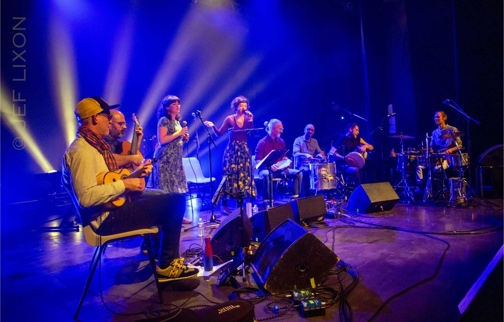 Roda de la Guill - Totem Rilleux la Pape Groupe de musique brésilienne, samba, roda de samba, Lyon, Rhône Alpes, Auvergne, percussions brésiliennes